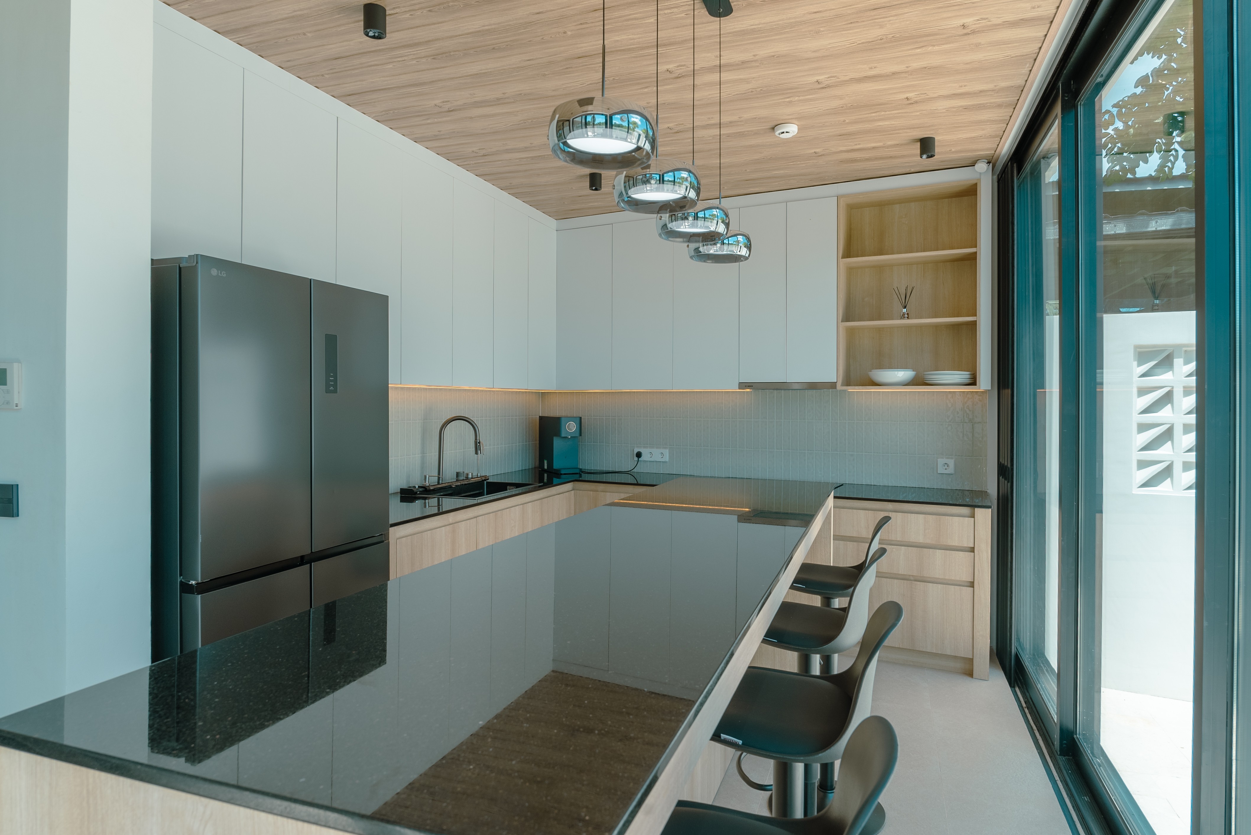 Modern Kitchen with Island & Breakfast Bar